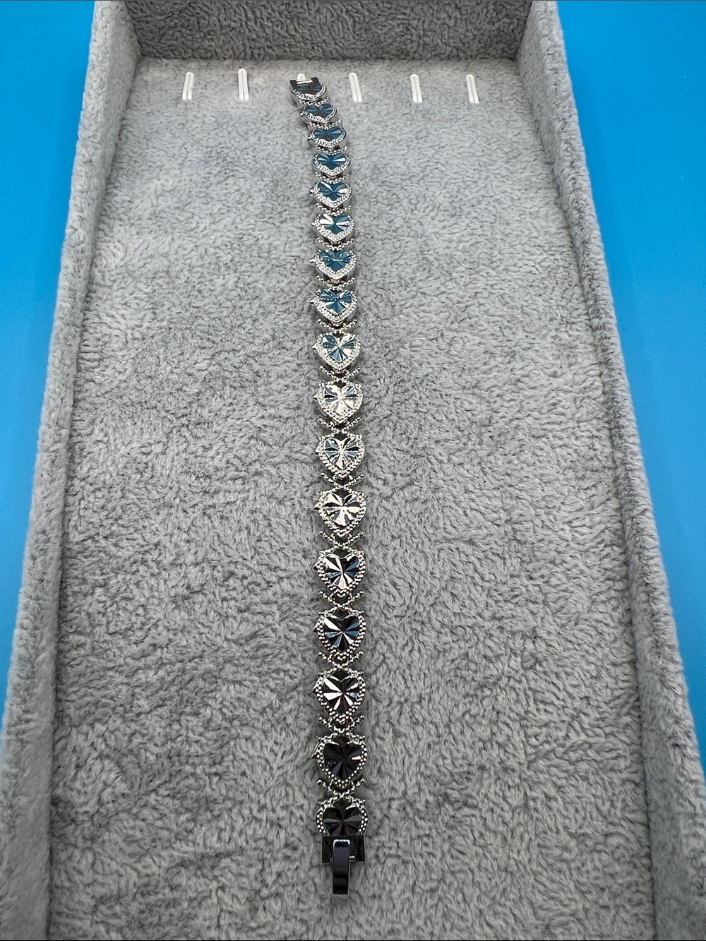 Heart Link Bracelet - Silver Tone